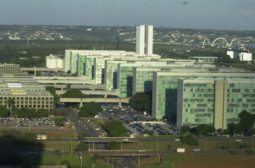  Governo adapta orçamento de 2023 à nova estrutura ministerial