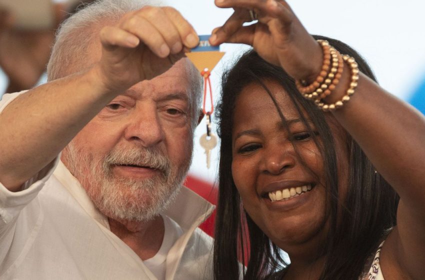  Lula assina medida provisória que retoma o Minha Casa, Minha Vida