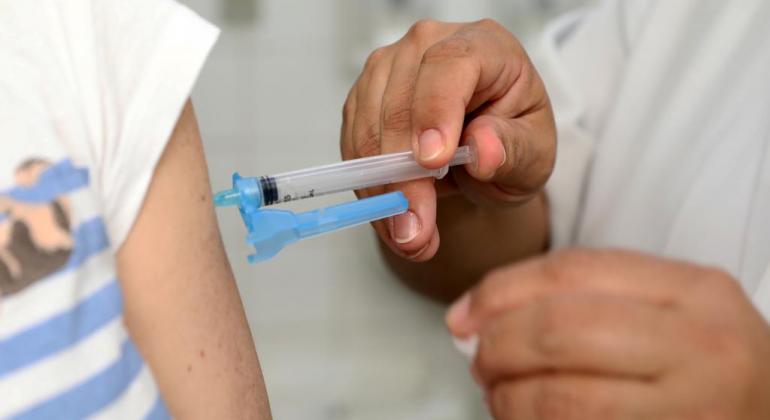  Saúde amplia vacinação com Bivalente para maiores de 18 anos em todo Estado