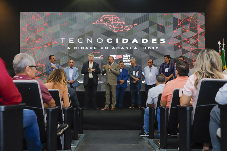  Prefeitos de 48 cidades da região participam de seminário no Partec