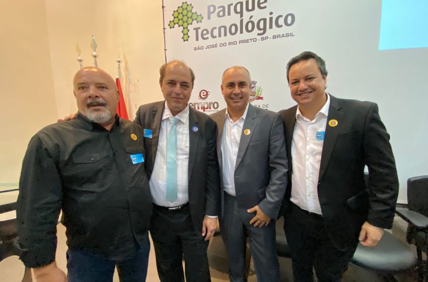  Prefeitos de Nova Aliança e José Bonifácio participam de reunião em SP sobre regionalização da saúde