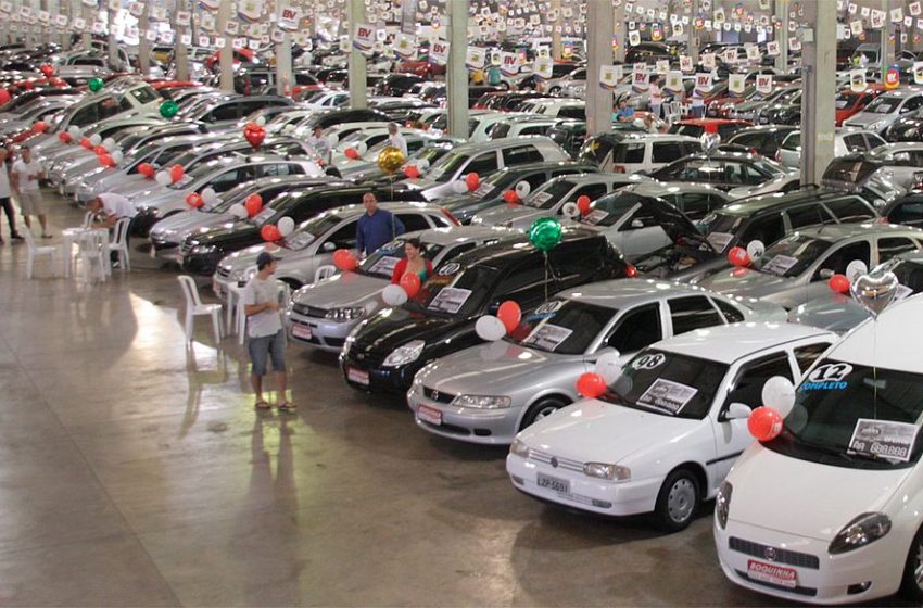  Vendas de carros usados crescem mais de 30% em março