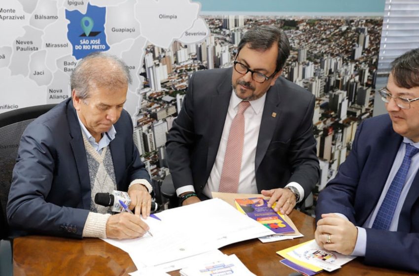  Termo nacional para conscientizar população sobre vacinação é assinado em Rio Preto