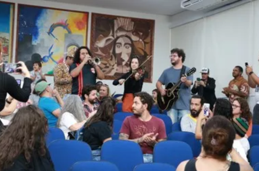 Vereadores aprovam Lei Orçamentária de 2024 que determina investimento cultural