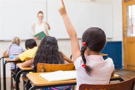  Alunos da rede municipal ensino voltam às aulas