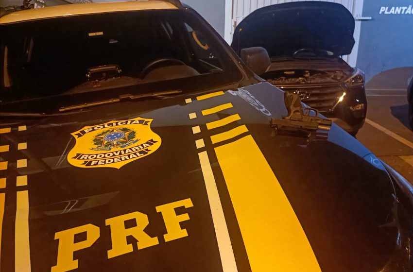  PRF prende homem por porte ilegal de arma e com carro roubado na BR 153