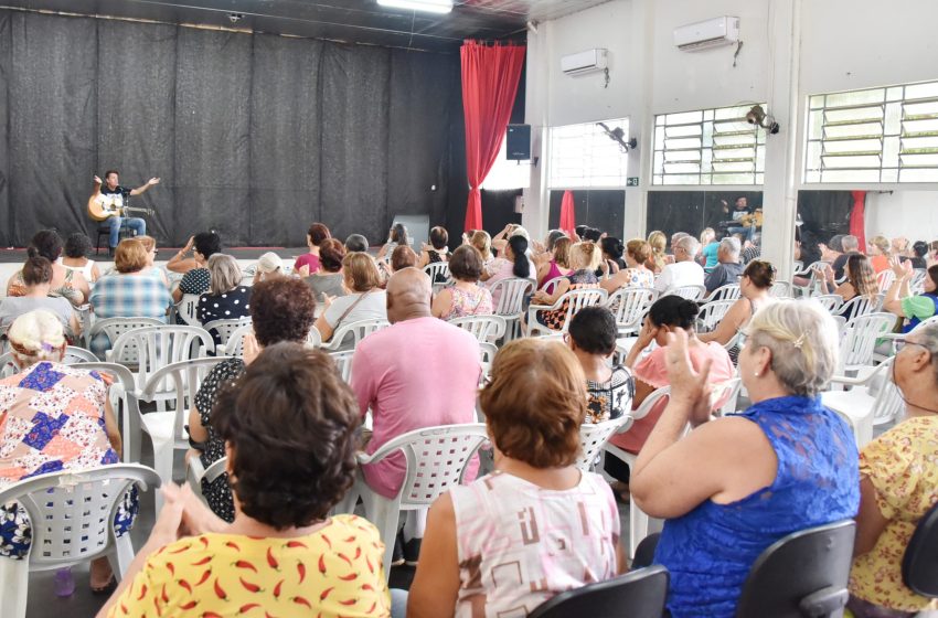  Unidades da Assistência Social recebem o show “Love Lee Rita”