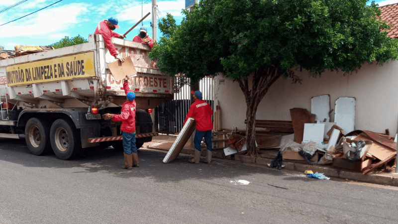  Prefeitura realiza Mutirão da Limpeza e da Saúde em dois bairros