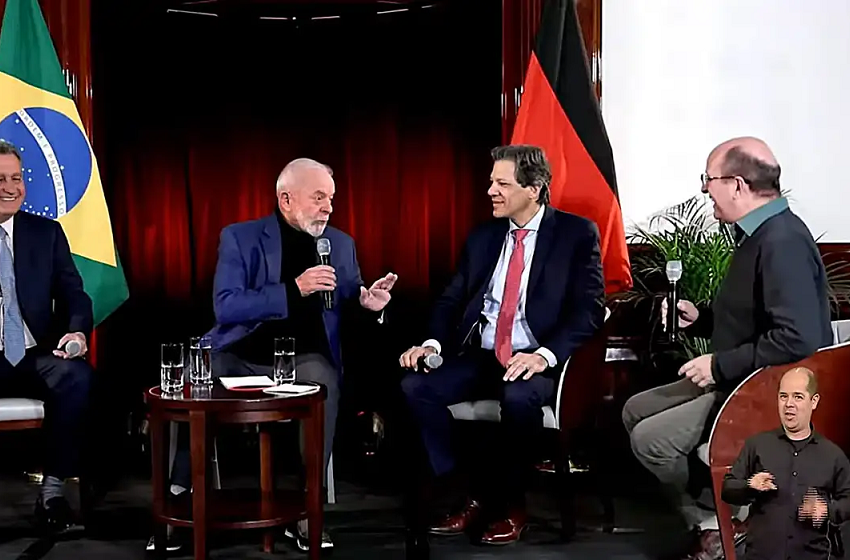  Lula retorna de giro internacional com previsão de viagens só em 2024