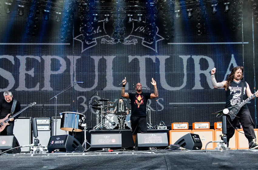  Sepultura anuncia turnê de despedida em 2024