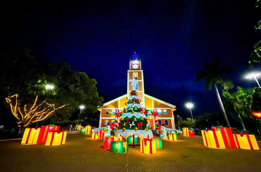  Natal Iluminado em Nova Aliança vira atração turística para a região e recebe hoje Papai Noel
