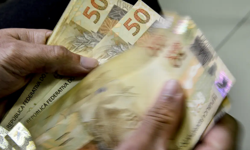  Juros recuam para o crédito rotativo e cheque especial