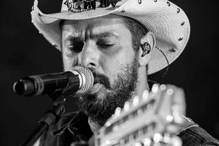  Cantor sertanejo João Carreiro morre aos 41 anos 