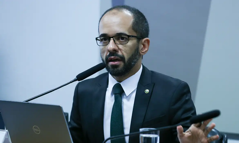  Decreto oficializa Leonardo Magalhães como defensor público-geral