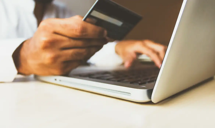  Teto do rotativo reduz endividamento, mas juros continuam altos