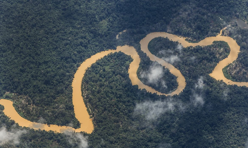  Garimpo desacelera, mas segue inviabilizando saúde do povo Yanomami 