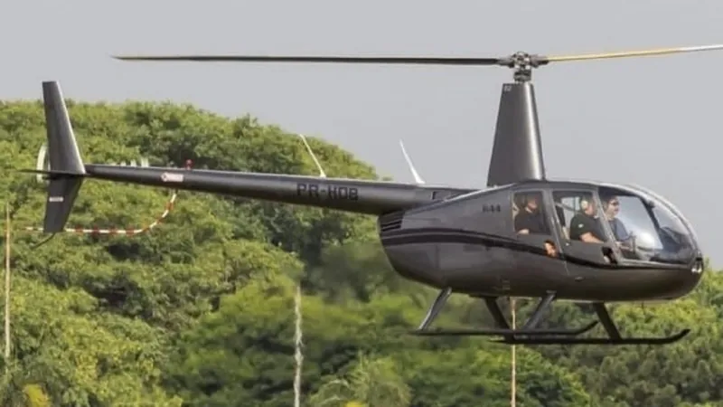  FAB retoma buscas por helicóptero desaparecido no litoral paulista