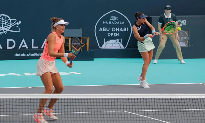  Bia Haddad e Luisa Stefani voltam a vencer e vão à semi em Abu Dhabi
