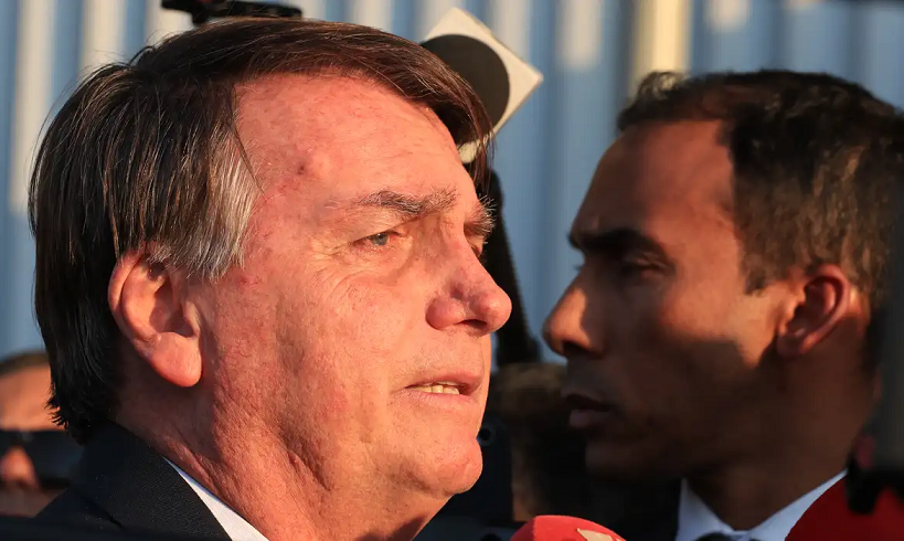  Defesa de Bolsonaro quer adiar depoimento à PF em caso sobre golpe