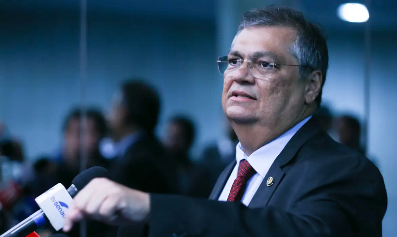  Dino propõe fim da aposentadoria compulsória para juízes e militares