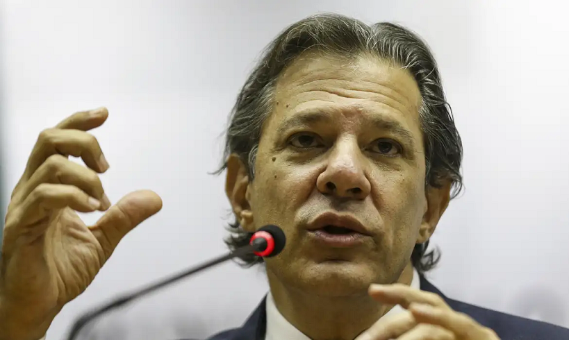  Haddad testa positivo para covid-19