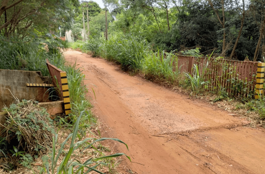  Obra interdita ponte sobre o córrego Felicidade