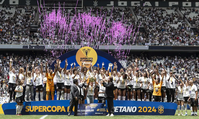  Corinthians derrota Cruzeiro e conquista tri da Supercopa feminina
