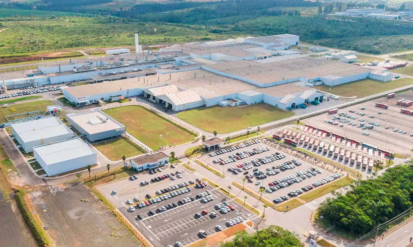  Toyota deve investir R$ 11 bilhões no Brasil