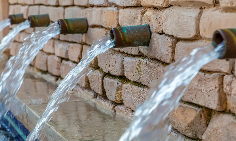  Sete em cada 10 brasileiros acham que água é um bem pouco cuidado