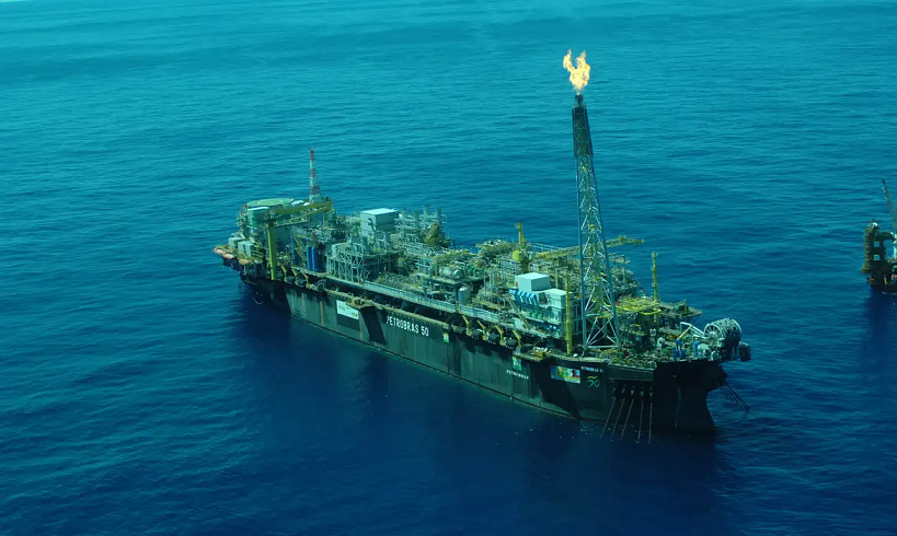  Dez empresas vão disputar 37,5 milhões de barris de petróleo da União