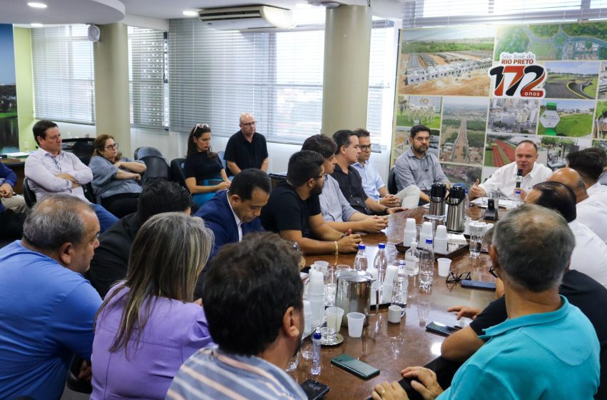  Prefeito abre a “caixa-preta” da Saúde e anuncia medidas