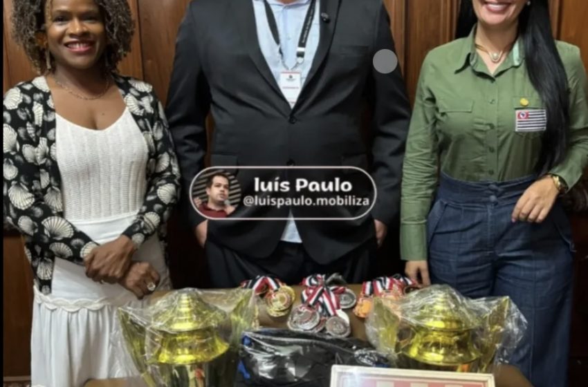  Prefeito de Cardoso garante kit esportivo em visita a São Paulo