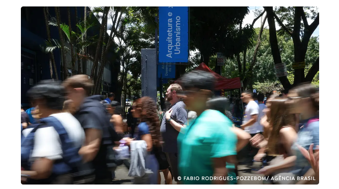  Abstenção no primeiro dia do Enem 2025 chegou a 27%