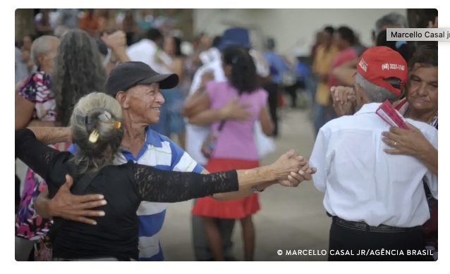  Expectativa de vida no país sobe para 76,6 anos, a maior já registrada