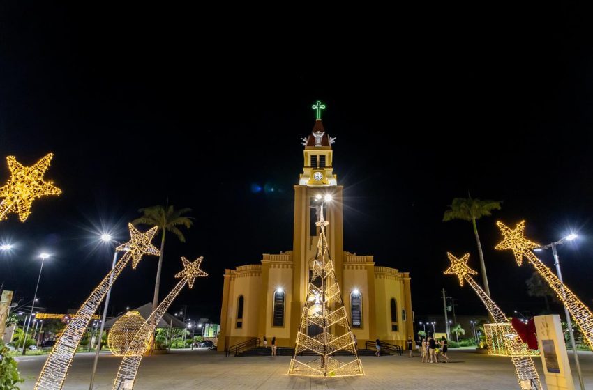  Contraste entre cidades: enquanto Bady Bassitt enfrenta escuridão, Potirendaba encanta com decoração de Natal