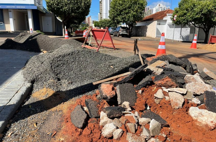  Obras do SEMAE causam transtornos a comerciantes no Jardim Europa em Rio Preto